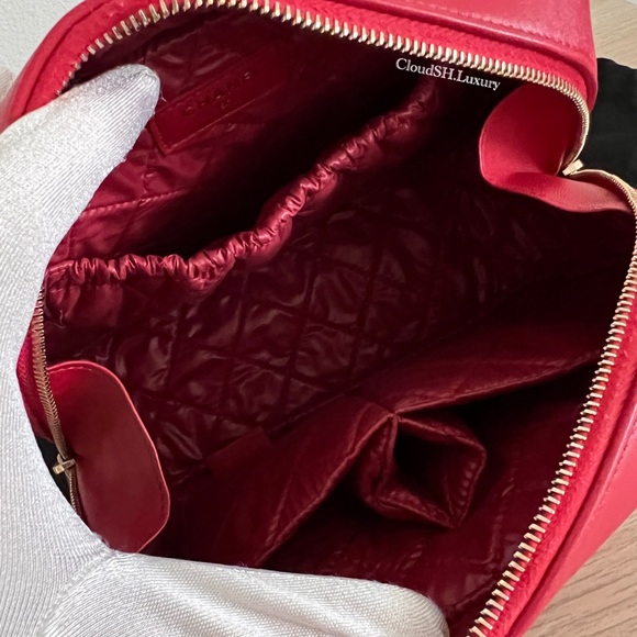 Auth Chanel Classic Quilted Red Large Cosmetic Pouch w/ Gold Hdw - Picture 6 of 9